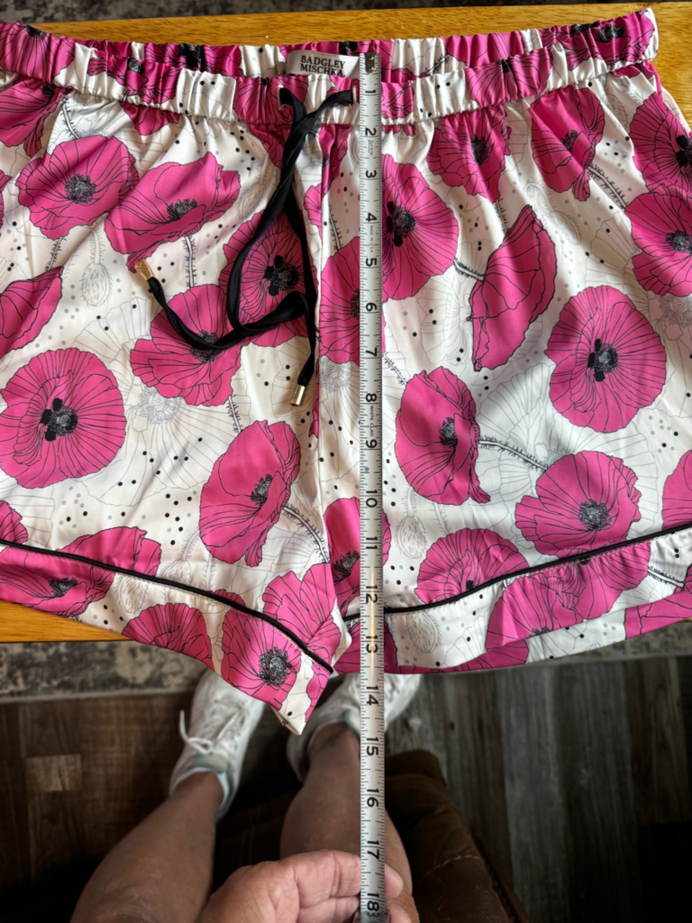 Badgley Mischka Pajama short set White / Pink Floral Print NWT . - Picture 11 of 16